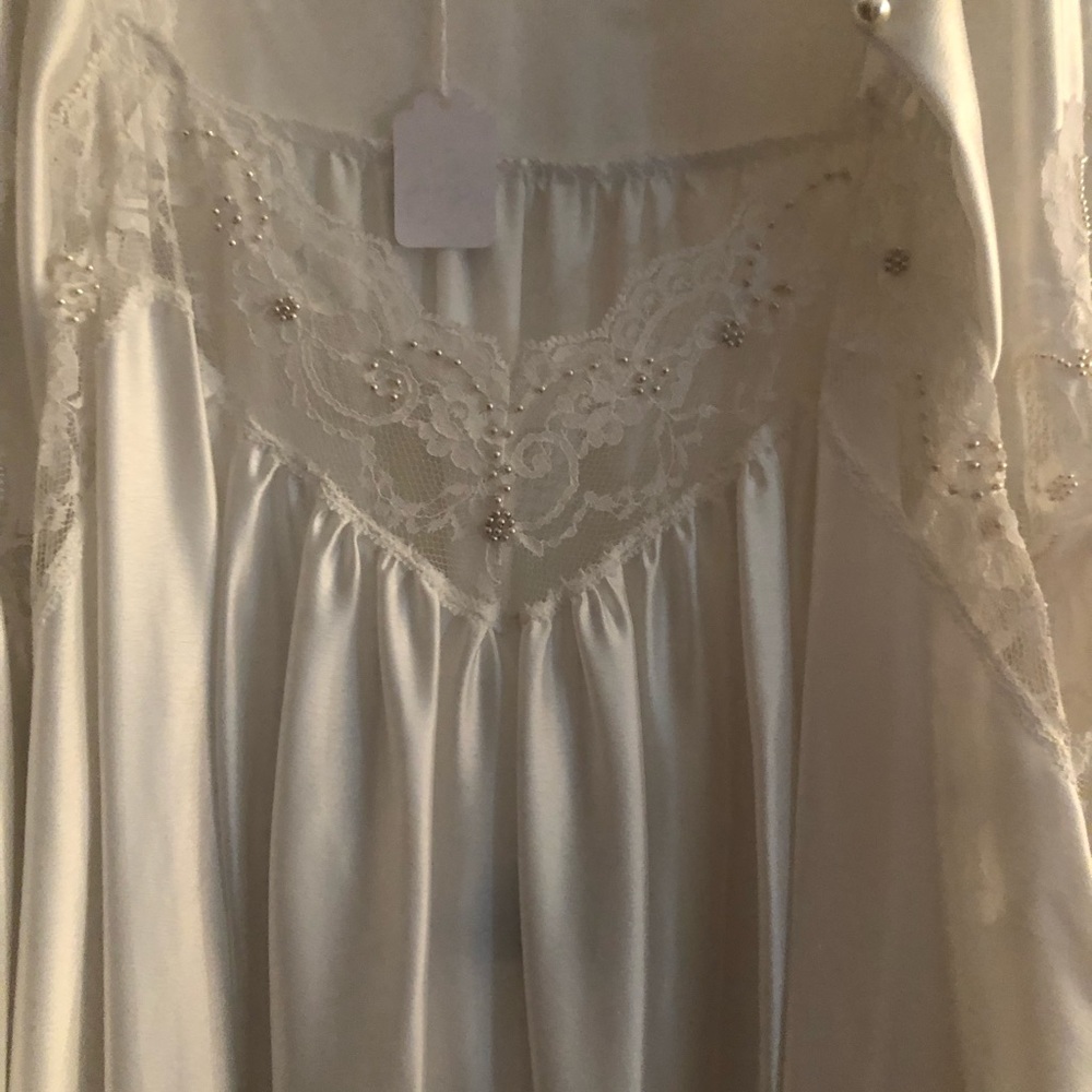 Vintage Judith Ritter for Barbizon Boutique Peignoir. Excellent condition $69